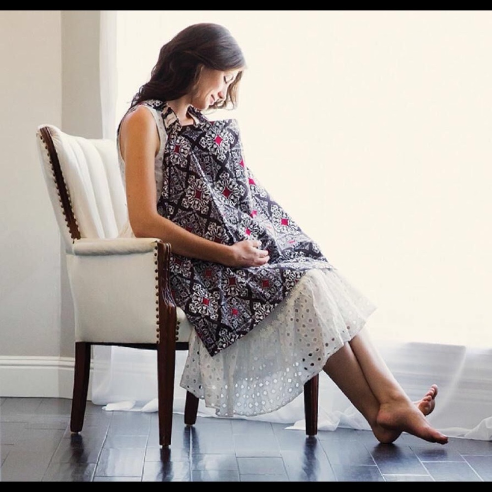 NWT Bebe Au Lait Nursing cover